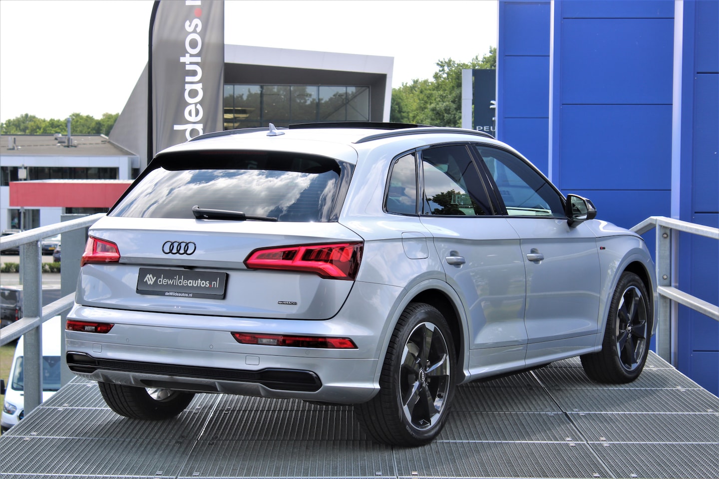 Audi Q5 - 50 TFSI e quattro S-line Pano Luchtvering B&O Trekhaak ACC Camera - AutoWereld.nl