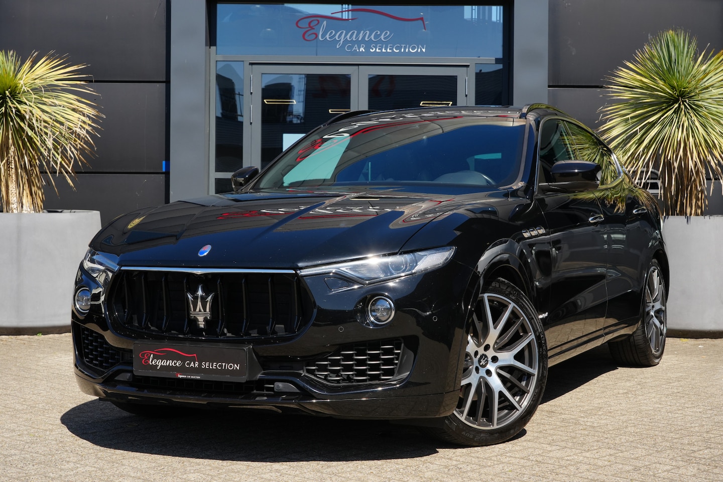 Maserati Levante - 3.0 V6 AWD GranSport 350pk Panoramadak/Stoelverwarming/Camera - AutoWereld.nl