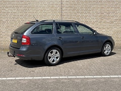 Skoda Octavia Combi - 1.4 TSI Greentech Ambition Business Line | Cruise | Climate | Navi | PDC | Trekhaak |