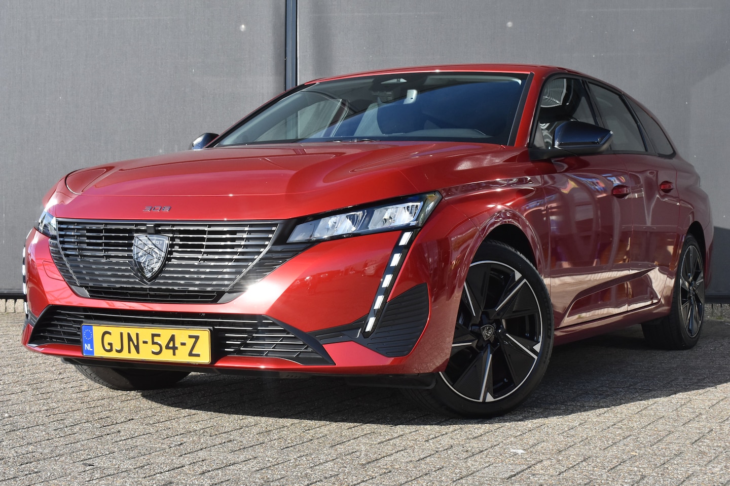 Peugeot e-308 SW - Style EV 54 kWh 156pk 3 Fase | Navigatie By App | Parkeersensoren | Draadloos Apple Carpla - AutoWereld.nl