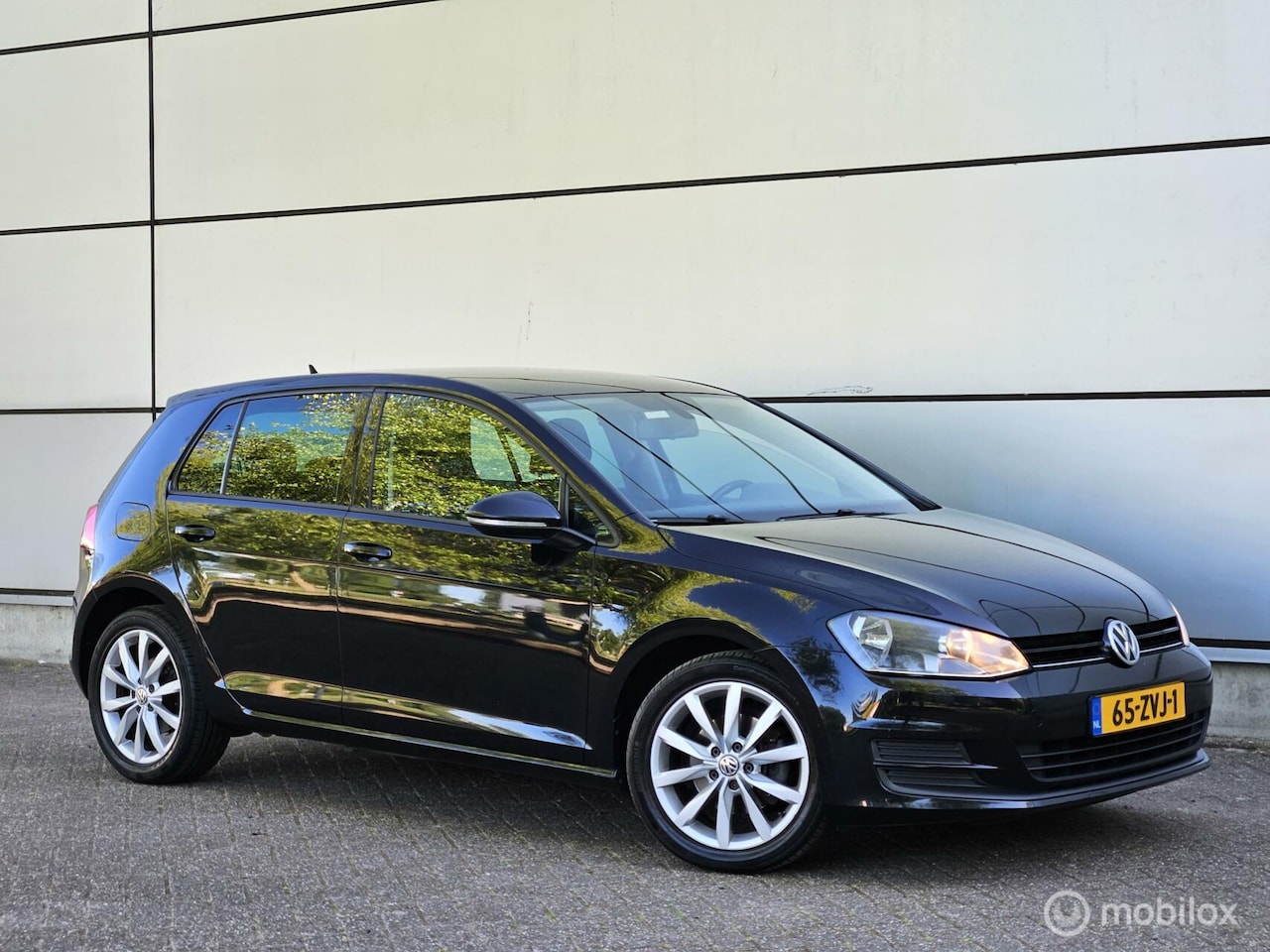 Volkswagen Golf - 1.6 TDI 2e Eignr|Automaat|Navi|Lmv|Nap|Boekj - AutoWereld.nl