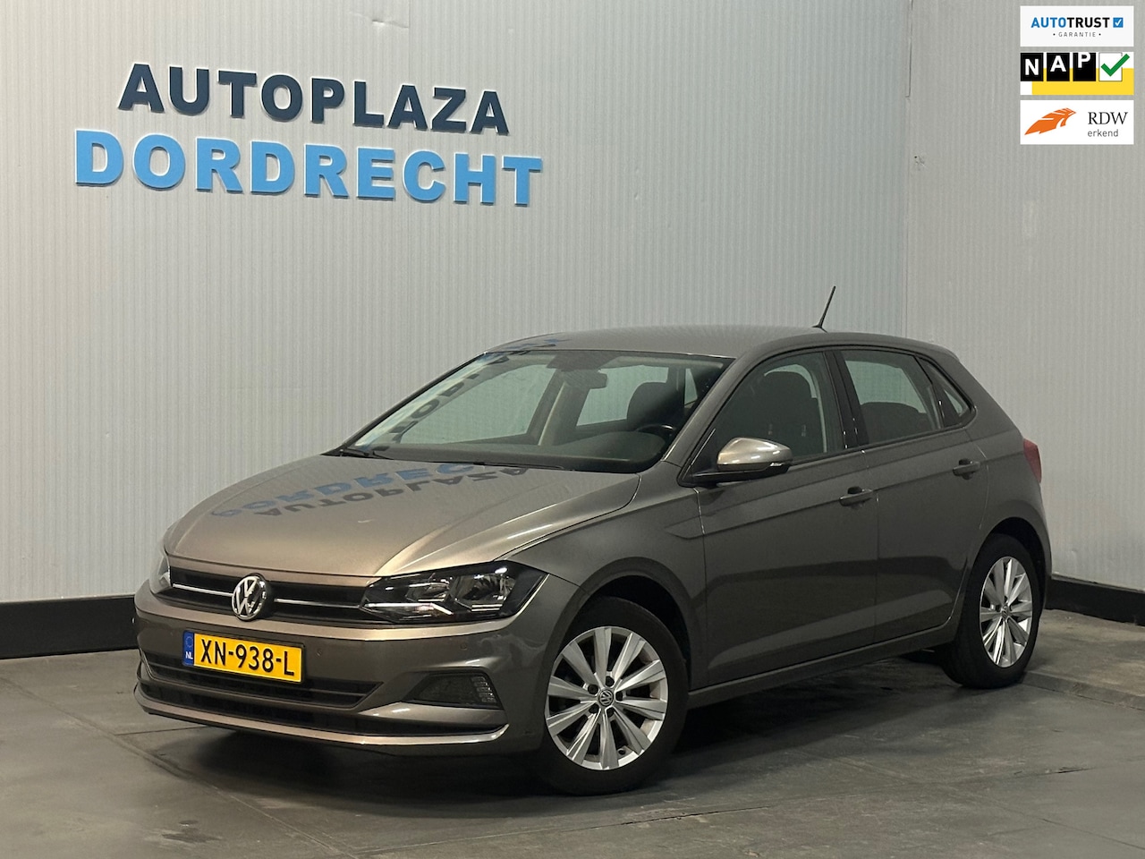 Volkswagen Polo - 1.0 TSI Beats PDC/ CLIMA /NAVI - AutoWereld.nl