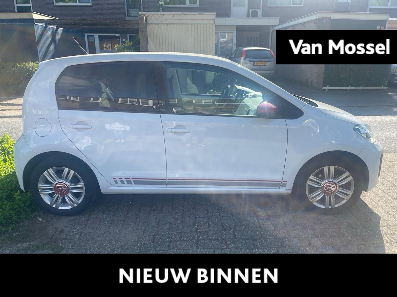 Volkswagen Up! - 1.0 BMT high up! | Beats Geluidsysteem | Stoelverwarming | Airco | Bluetooth - AutoWereld.nl