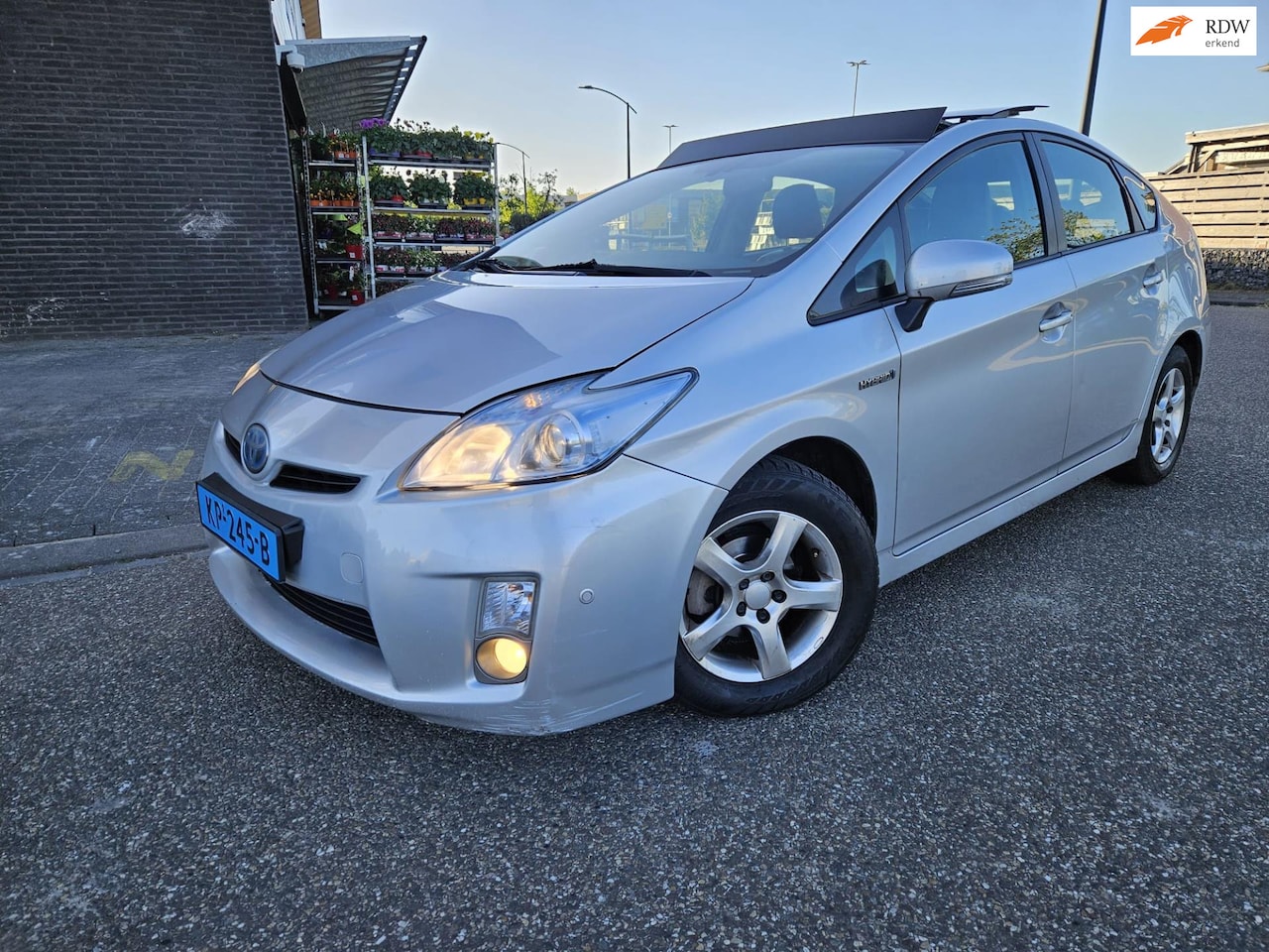 Toyota Prius - 1.8 Executive HANDEL-EXPORT - AutoWereld.nl