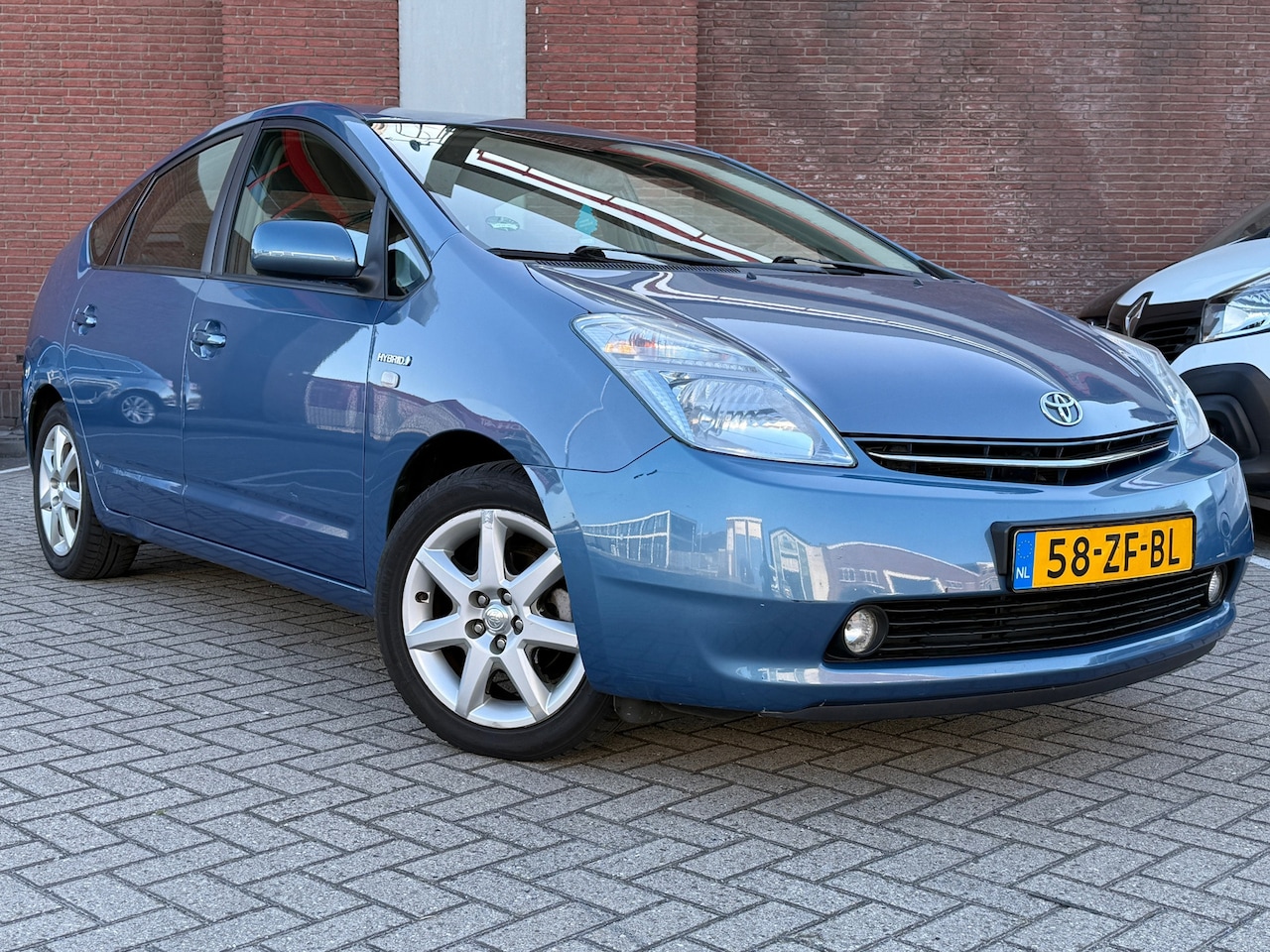 Toyota Prius - 1.5 VVT-i Business Edition|AUTOMAAT|GOED-ONDERHOUDEN|NAP - AutoWereld.nl