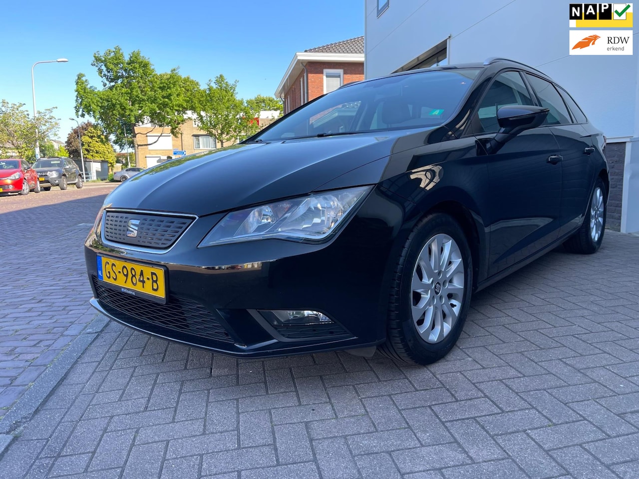 Seat Leon ST - 1.0 EcoTSI /Leder/Navi/Cruise-c/Climate-c/Dealer-onderhouden/PDC/Zomer+Winterbanden - AutoWereld.nl