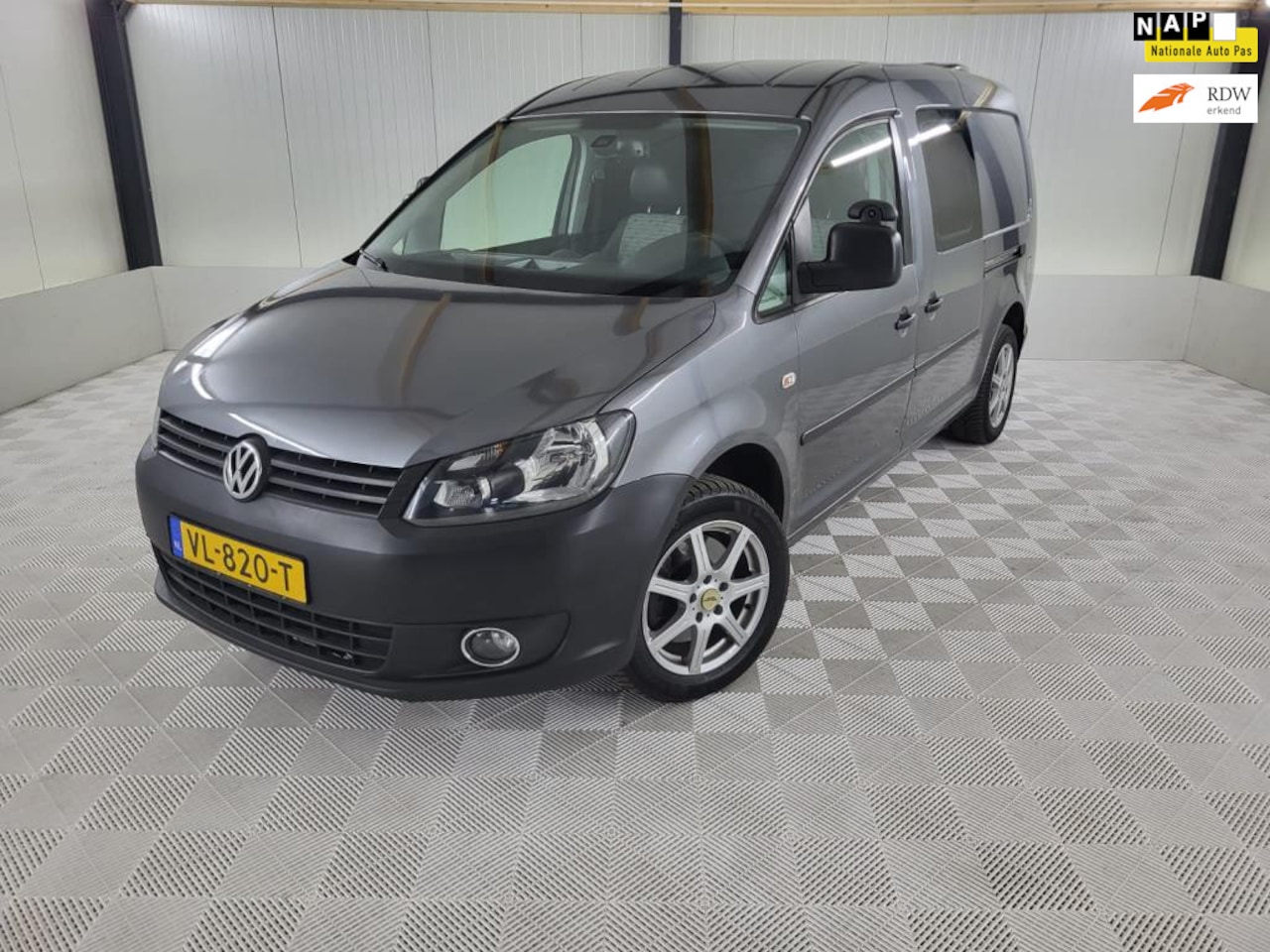 Volkswagen Caddy Maxi - 2.0 TDI Hondenvervoer, Trekhaak, Dubbele schuifdeur - AutoWereld.nl