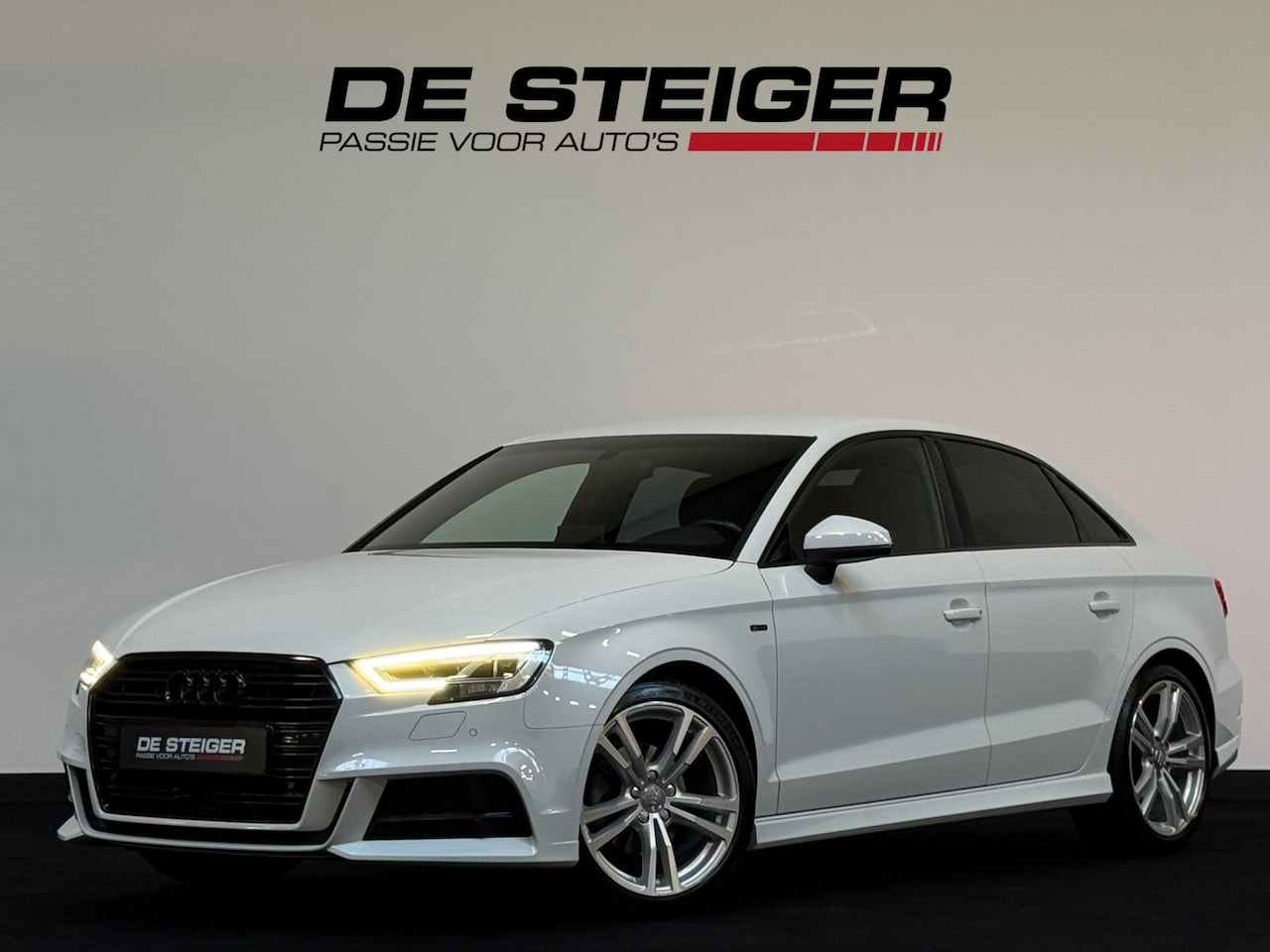 Audi A3 Limousine - 1.4 TFSI DSG CoD S-line ACC Camera Led Virtual 150 PK Sedan - AutoWereld.nl