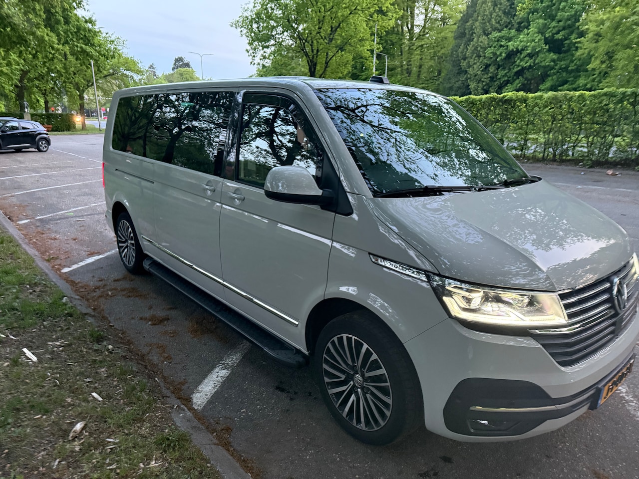 Volkswagen Transporter Multivan - 2.0 TDI L2H1 Comfortline - AutoWereld.nl