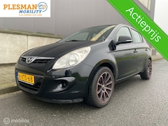 Hyundai i20 - 1.2i i-Drive 5 DRS * AIRCO * BOEKJES