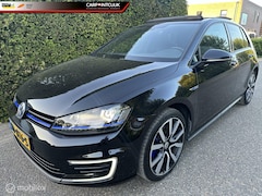 Volkswagen Golf - 1.4 TSI GTE Leer Pano Led