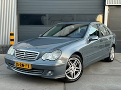 Mercedes-Benz C-klasse - 180 K. CLIMA / CRUISE / TREKHAAK / NAP / APK