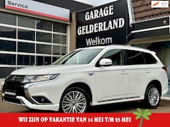 Mitsubishi Outlander - 2.4 PHEV Pure+ | Leder/Alcantara | Apple/Android | Bi-Xenon | Full-Led | Cruise | Climate