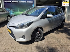 Toyota Yaris - 1.5 Full Hybrid Aspiration | 2E EIGENAAR | 12MND GARANTIE | AIRCO | CRUISE | NAVI