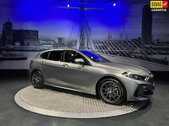 BMW 1-serie - 118i Executive M-Pakket *PremiumPack*Camera*18 inch