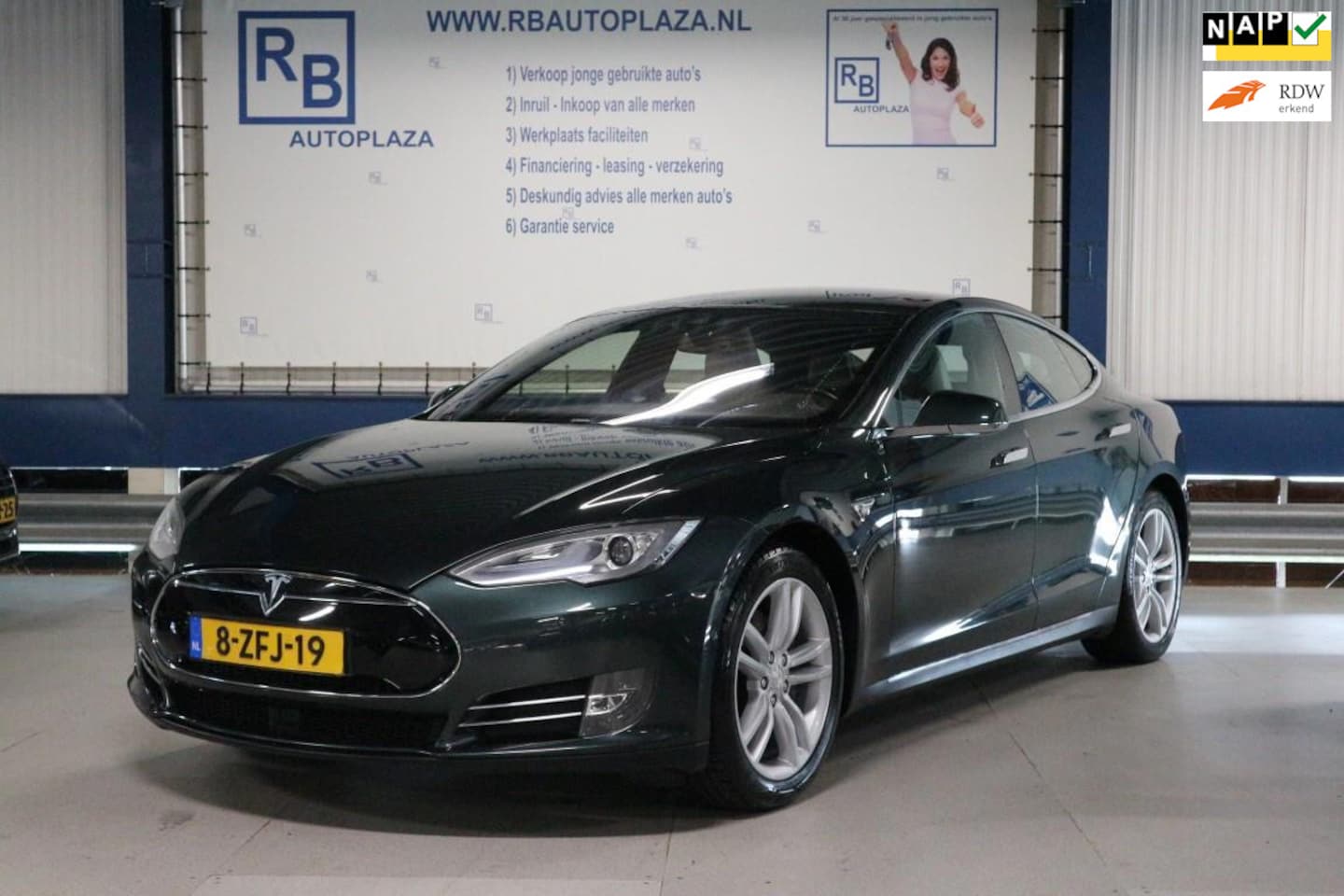 Tesla Model S - 85 / FREE SUPER CHARGE ! ! ! / LUCHTVERING ! ! - AutoWereld.nl