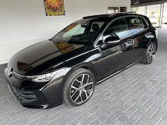 Volkswagen Golf - 1.5 eTSI Edition 50 / Panoramadak / HUD / ACC / Matrix LED