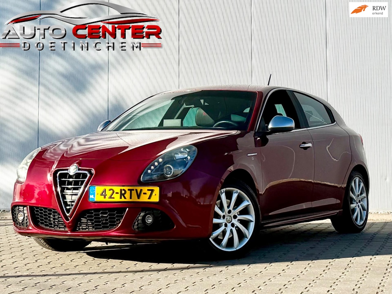 Alfa Romeo Giulietta - 2.0 JTDm Distinctive Leder Xenon Navi - AutoWereld.nl