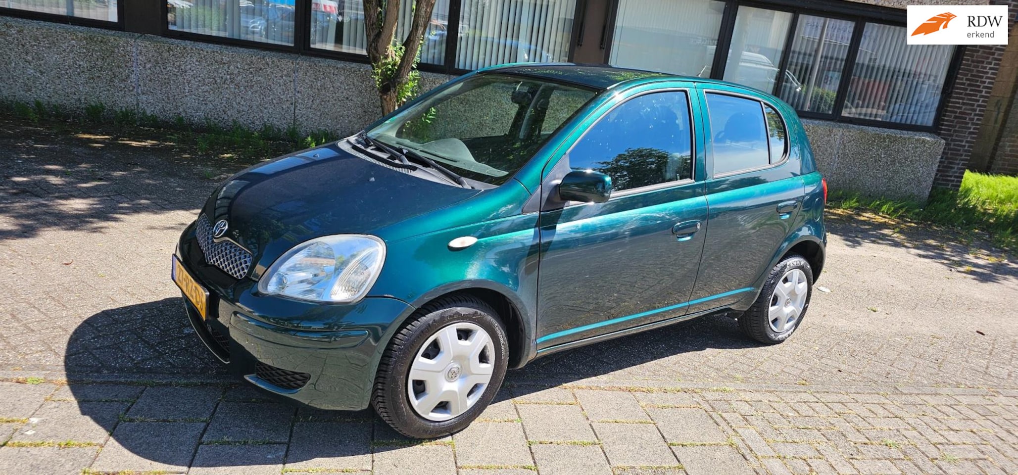 Toyota Yaris - 1.3 VVT-i Sol automaat airco lage kms - AutoWereld.nl