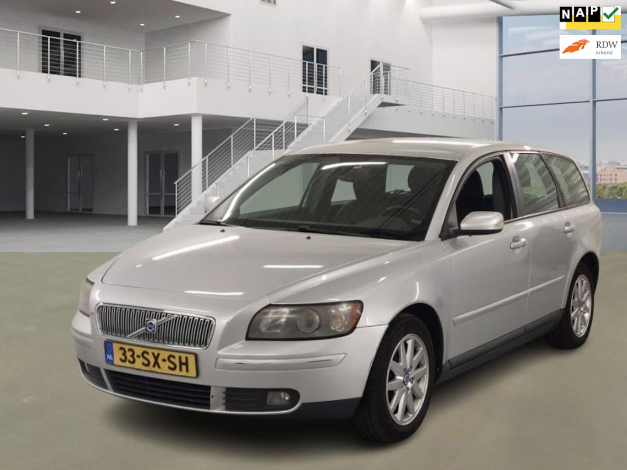 Volvo V50 - 1.8 Edition II PSENSOR/TREKHAAK/HALFLEDER/AIRCO/CRUISE - AutoWereld.nl
