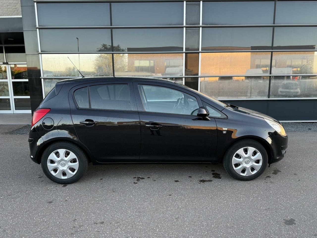 Opel Corsa - 1.0-12V '111' Edition Airco Cruise Nieuwe APK - AutoWereld.nl