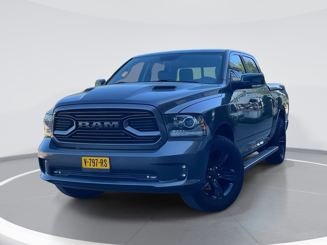 Dodge Ram 1500 - 5.7 V8 4x4 Crew Cab 5'7 Sport |CAMERA|CRUISE|TREKHAAK|ELEKTR. STOEL|ORIG.NL|NAP| 2875 - AutoWereld.nl