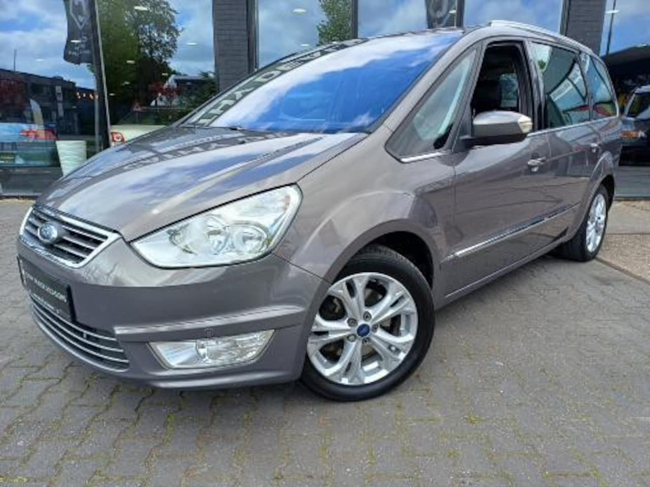 Ford Galaxy - 1.6 SCTi Platinum 160PK 7-Persoons NAV Trekhaak Apple Carplay Climate Cruise 17' LM-Velgen - AutoWereld.nl