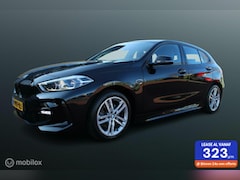 BMW 1-serie - 118i M Sport High Executive, Sportstoelen, Carplay, Pdc voor + achter, Stoelverwarming, Cr