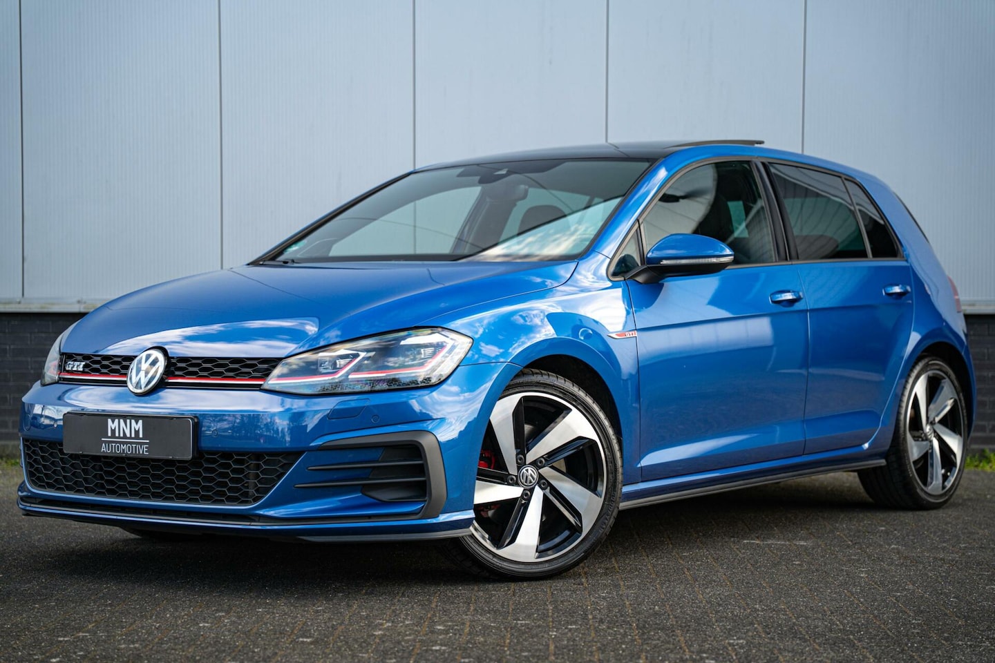 Volkswagen Golf - 2.0 TSI GTI |Pano|Dyna|Virtual|Keyless - AutoWereld.nl