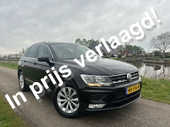 Volkswagen Tiguan - 1.4 TSI Connected Series Pano / Trekhaak / Nieuwstaat