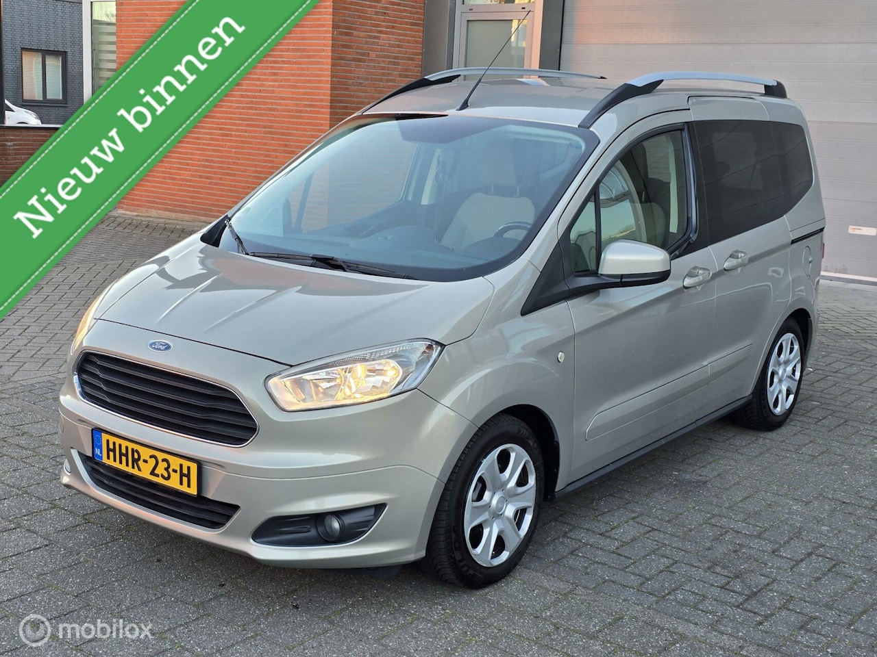 Ford Tourneo Courier - 1.0 Titanium✅️Apk✅️Airco✅️ - AutoWereld.nl
