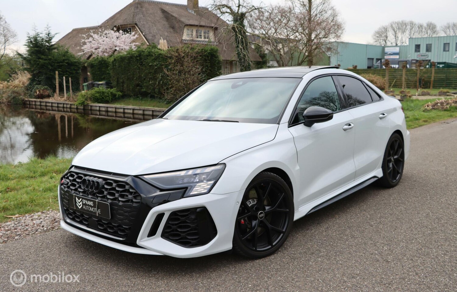 Audi RS3 - 2.5 TFSI Quattro / Pano / B&O / Leder / Sfeer - AutoWereld.nl