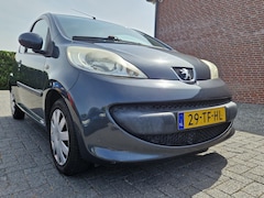 Peugeot 107 - 1.0-12V XS