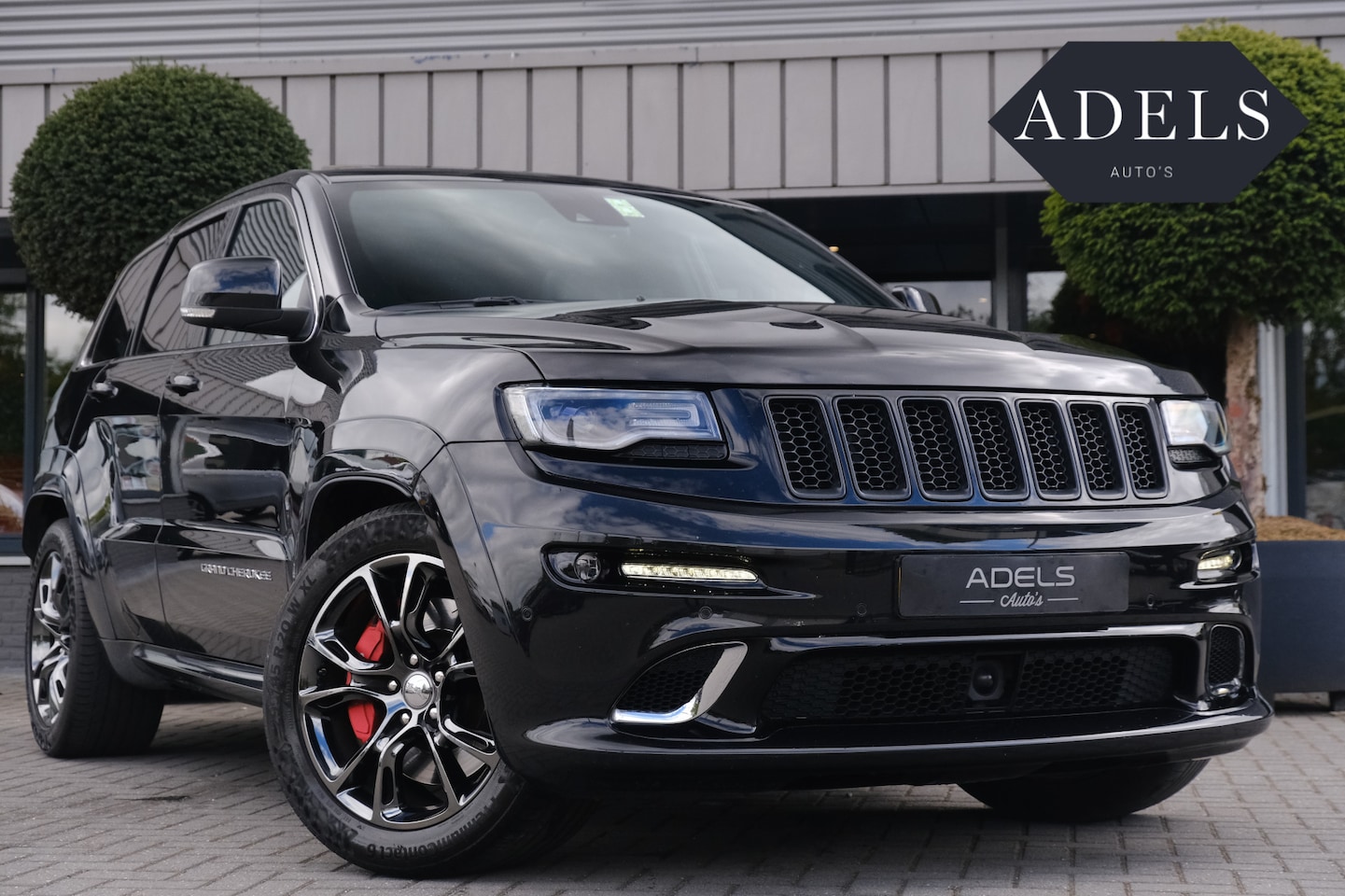 Jeep Grand Cherokee - 6.4 Hemi SRT 468PK LPG Harman Kardon ACC Camera Trekhaak - AutoWereld.nl