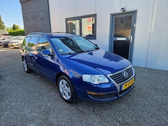 Volkswagen Passat Variant - 1.6 FSI / Clima/ Cruise / Navi