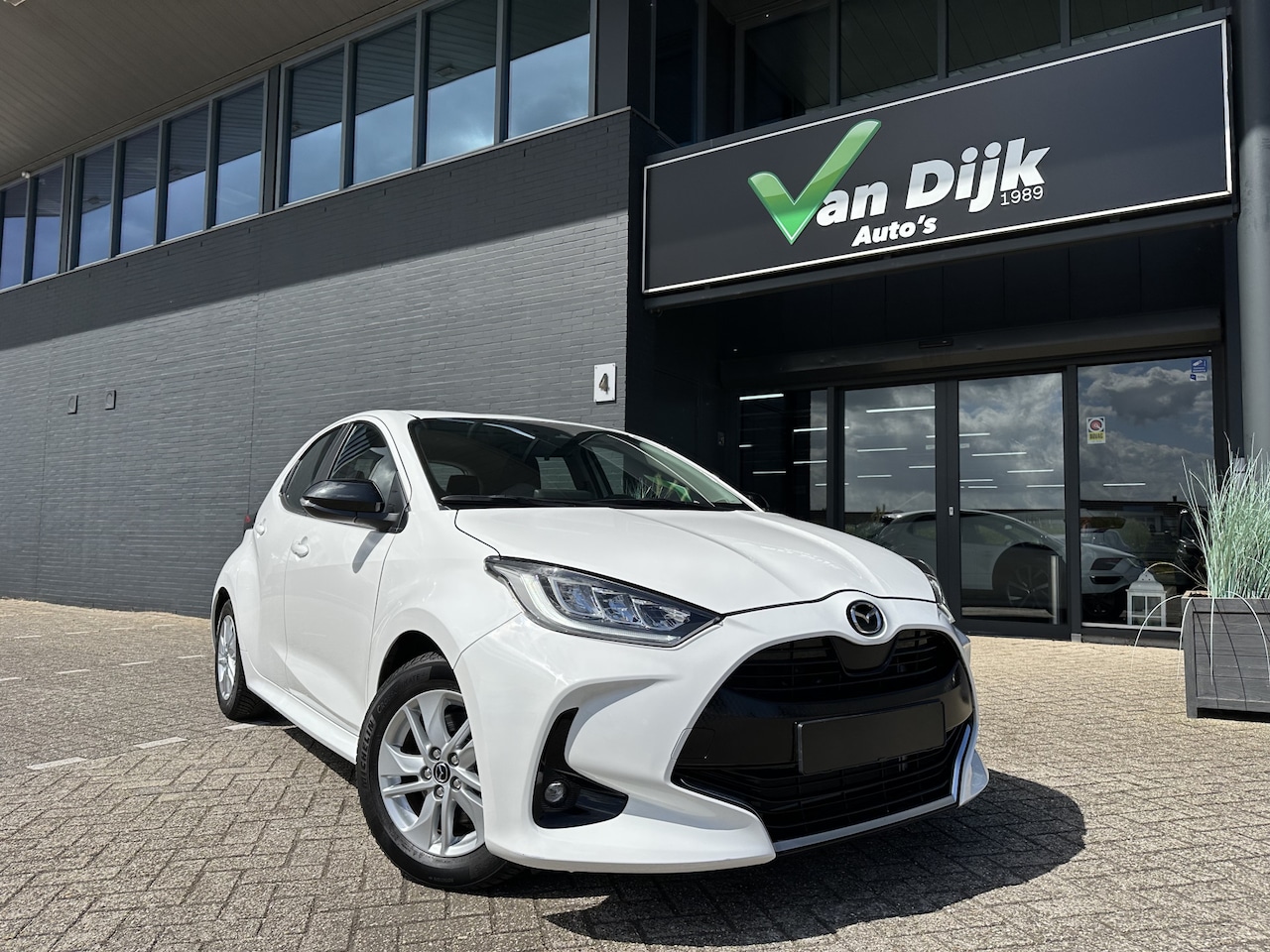 Mazda 2 Hybrid - 1.5 Autom.Apple Car Play Camera Stoel/Stuurverw.Keyless - AutoWereld.nl