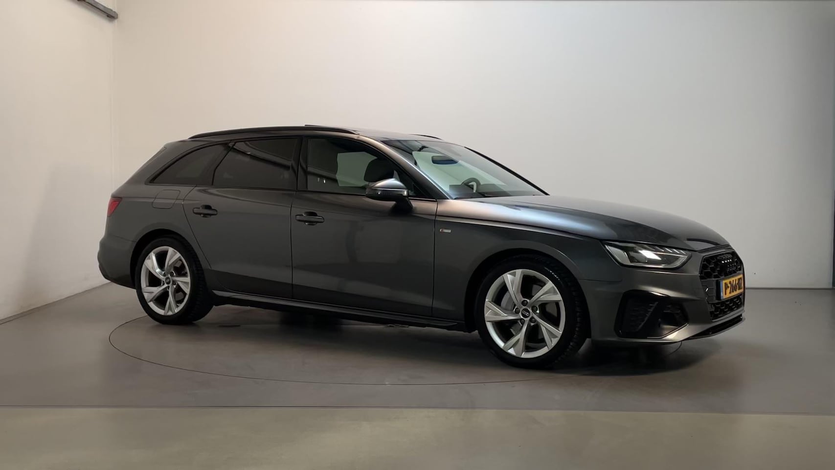 Audi A4 Avant - 35 TFSI S Edition Competition LED Panoramadak Stoelverwarming Camera - AutoWereld.nl