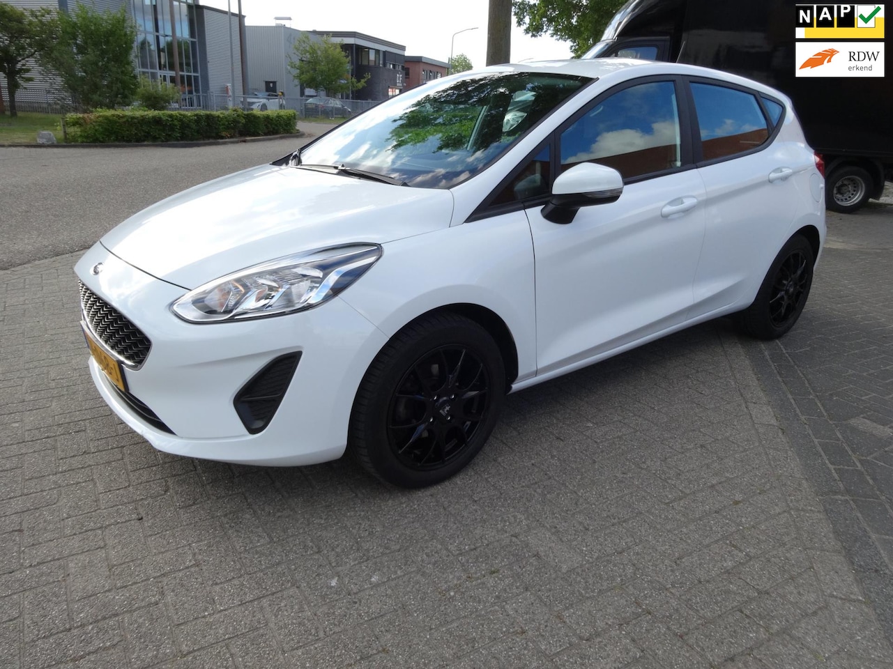 Ford Fiesta - 1.1 Trend/Airco/Navi/Cruise/Carplay - AutoWereld.nl