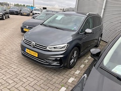 Volkswagen Touran - 1.5 TSI Highline Business R 7persoons | Camera achter | Adaptief cruise control | Navigati