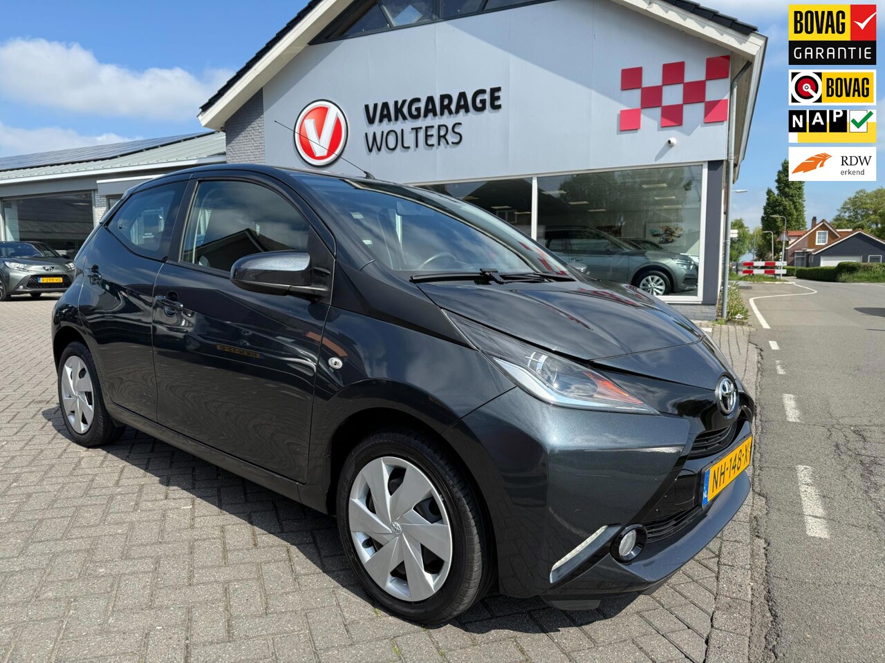 Toyota Aygo - 1.0 VVT-i x-play RIJKLAARPRIJS! - AutoWereld.nl