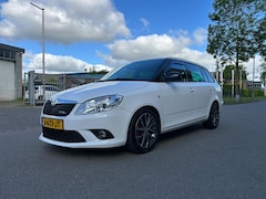 Skoda Fabia Combi - 1.4 TSI RS 180PK/Camera/Stoelverwarming/Navi/Bluetooth