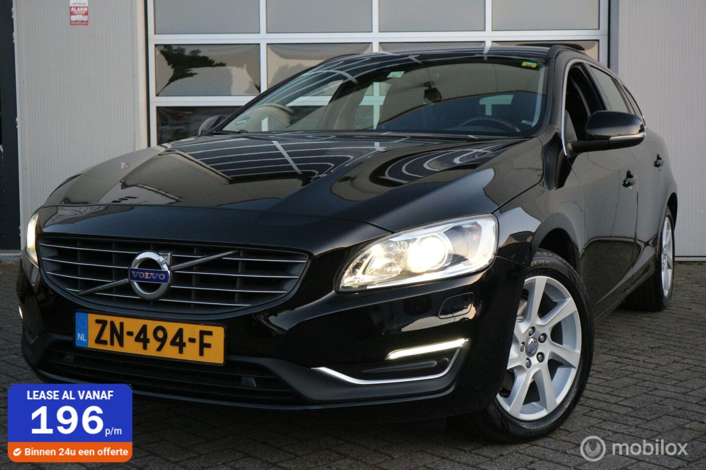 Volvo V60 - 2.0 T4 190pk Kinetic XENON/NAVIGATIE/TREKHAAK/PDC - AutoWereld.nl