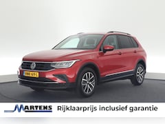 Volkswagen Tiguan - 1.4 TSI 245pk eHybrid Life Stoelverwarming Virtual Cockpit Navigatie