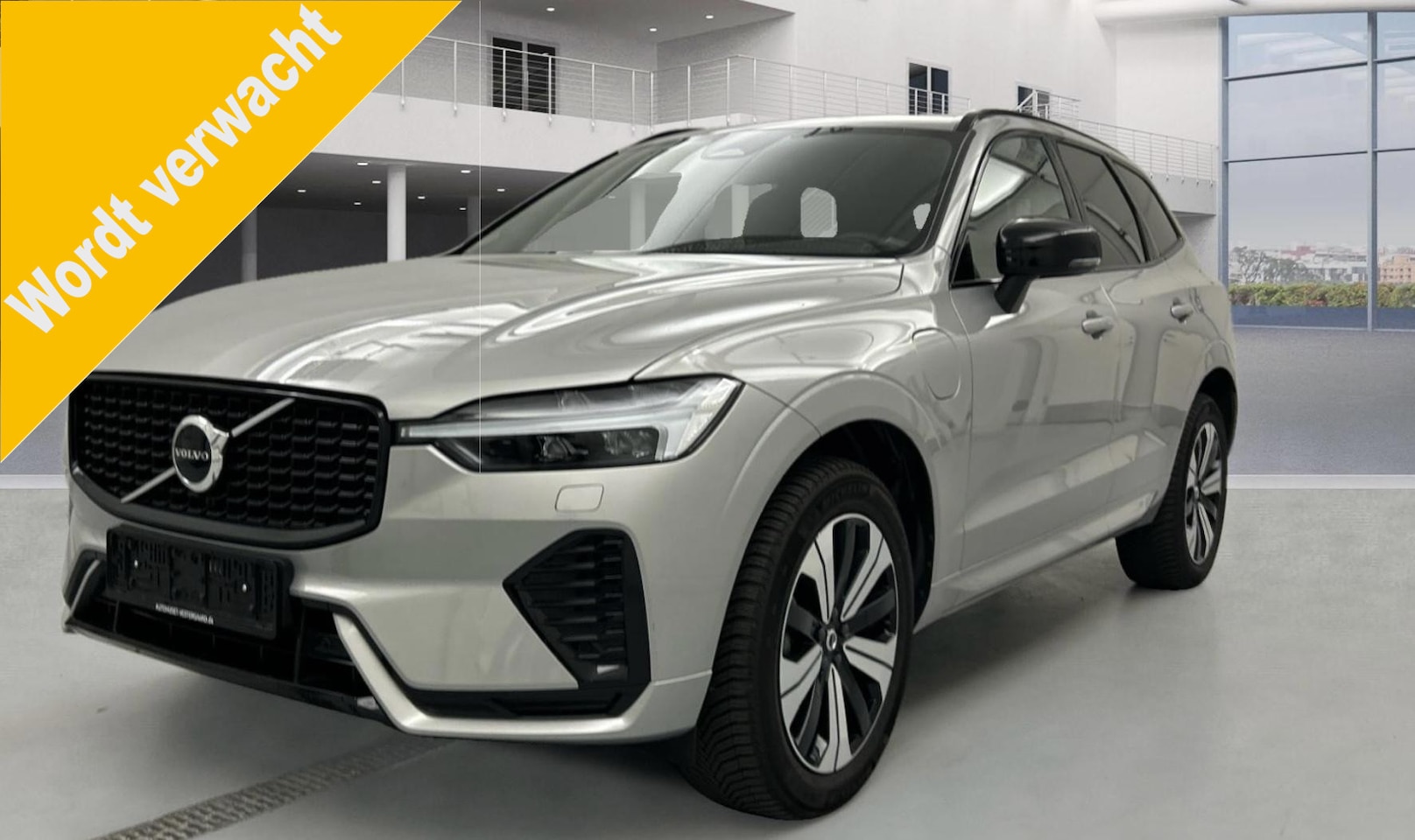 Volvo XC60 - 2.0 T6 Plug-in hybrid AWD Plus Dark Zwarte Hemel - AutoWereld.nl