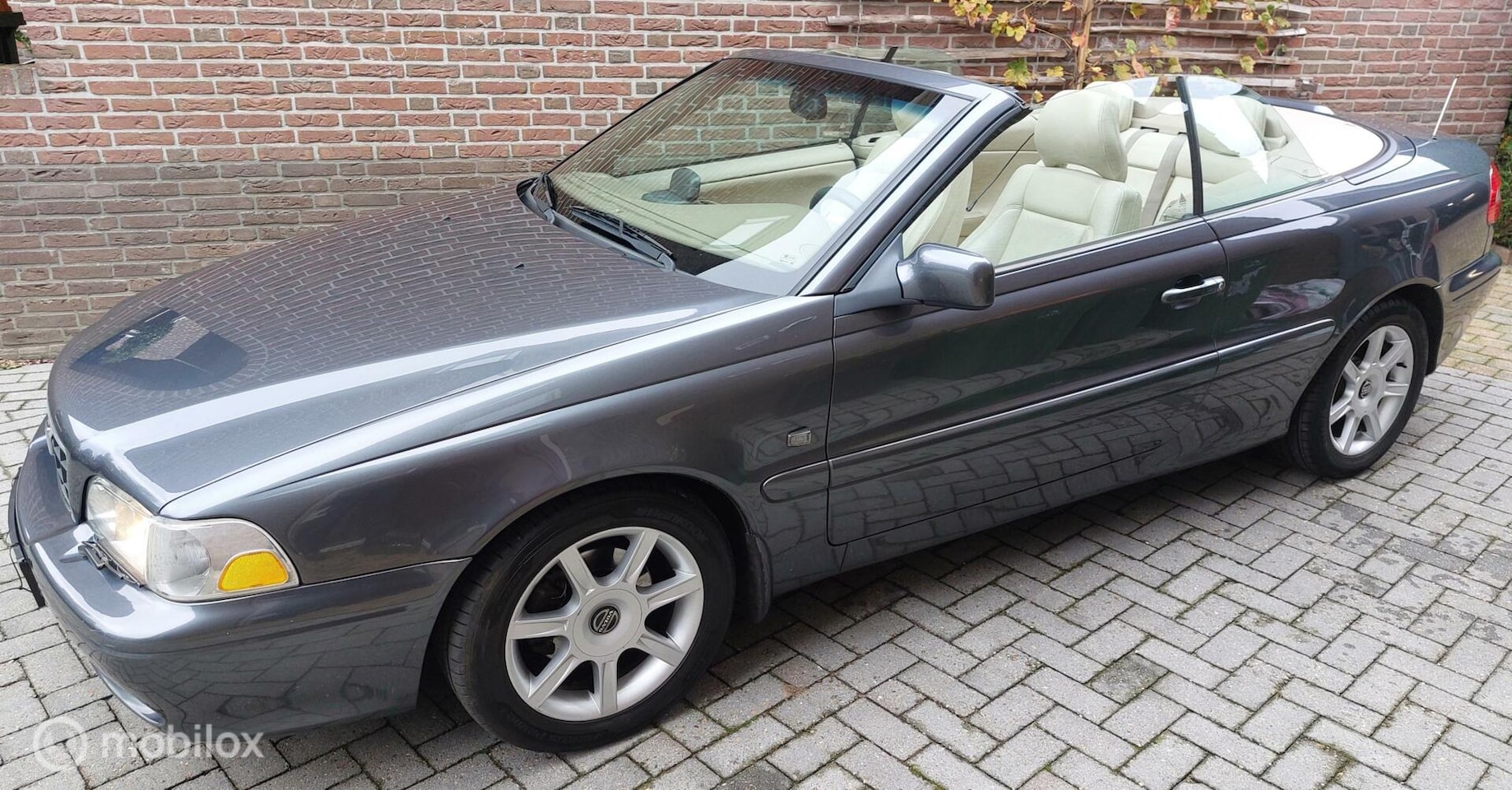 Volvo C70 Convertible - 2.4 T 2.4 T (Leer!!/Trekhaak!!) - AutoWereld.nl