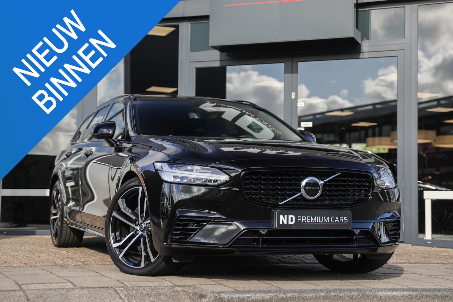 Volvo V90 - 2.0 T6 AWD R-Design | Trekhaak | B&O | Schuif-kantel dak - AutoWereld.nl