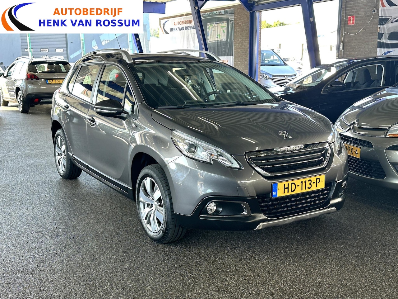 Peugeot 2008 - 1.2 PureTech Style Trekhaak | PDC | NAP | Dealer onderhouden. - AutoWereld.nl