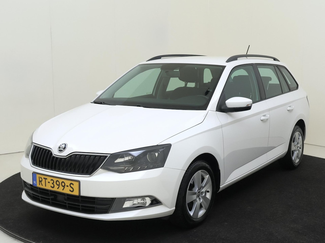 Skoda Fabia Combi - 1.0 TSI Ambition Business | Navigatie | Parkeersensoren achter | Airco | Cruise control | - AutoWereld.nl