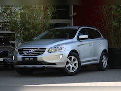 Volvo XC60 - 2.0 T5 FWD Momentum Automaat | 1e Eigenaar | Dealer onderhouden | Trekhaak | Park Assist |
