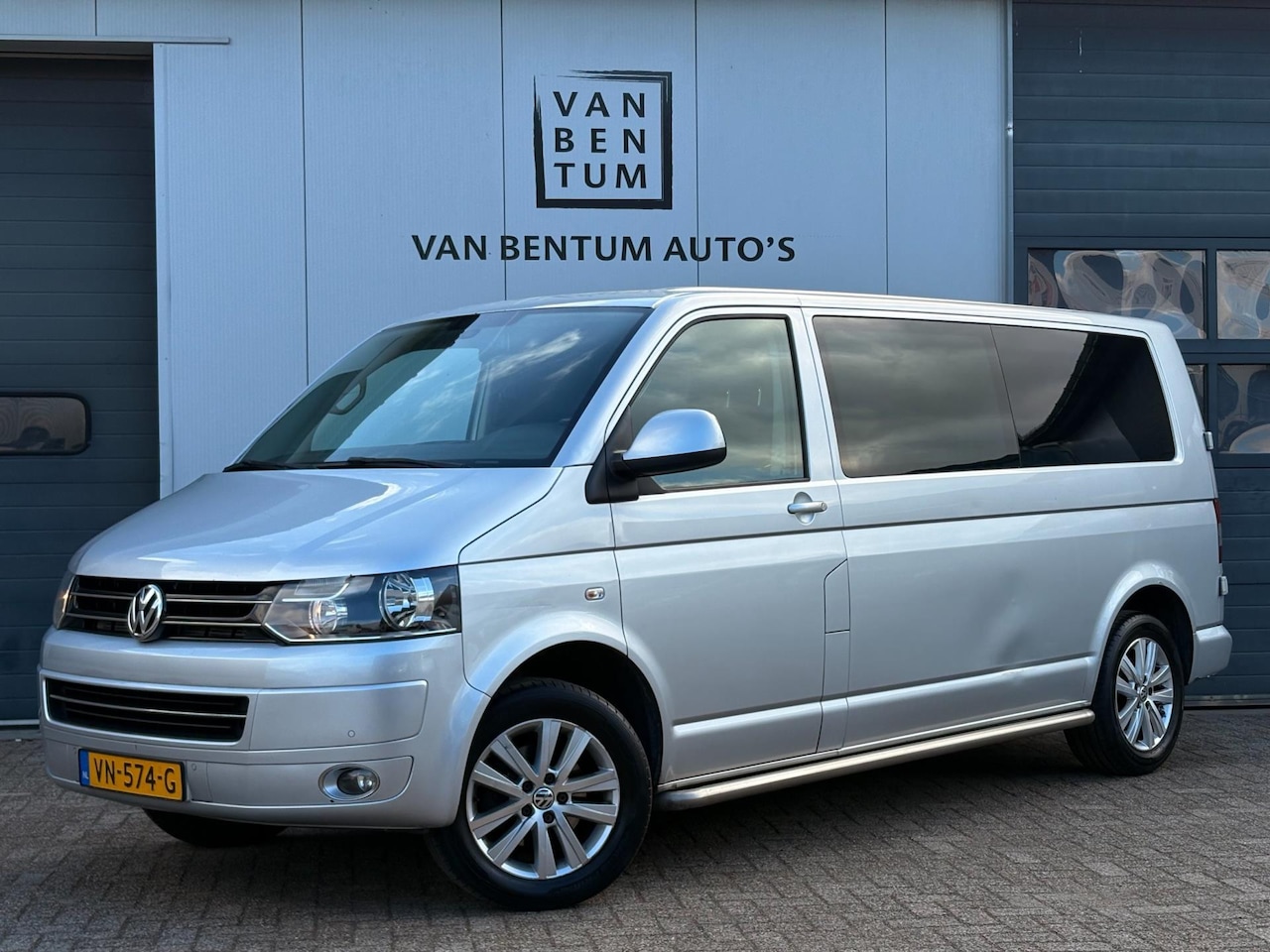 Volkswagen Transporter - 2.0TDI 140pk L2 DC 5-pers. Navi Airco Cruise - AutoWereld.nl